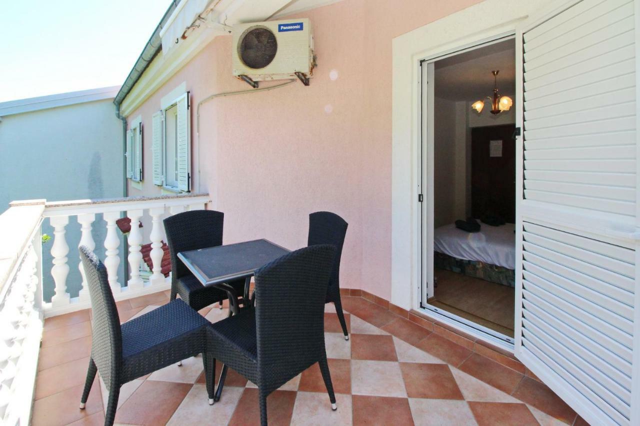Apartments Alex Baška Exterior foto
